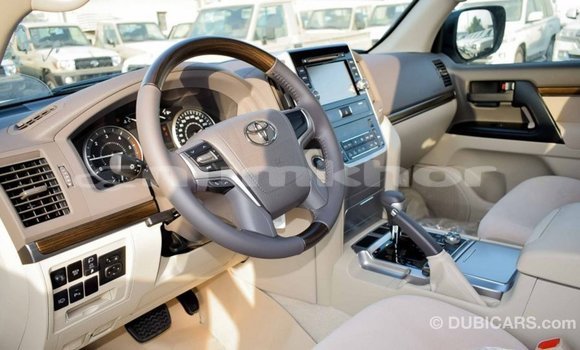 Buy Import Toyota Land Cruiser White Car in Import - Dubai in Bumthang Buy Import Toyota Land Cruiser White Car in Import - Dubai in Bumthang