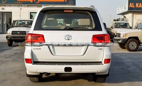 Buy Import Toyota Land Cruiser White Car in Import - Dubai in Bumthang Buy Import Toyota Land Cruiser White Car in Import - Dubai in Bumthang