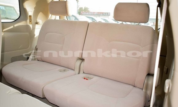 Buy Import Toyota Land Cruiser White Car in Import - Dubai in Bumthang Buy Import Toyota Land Cruiser White Car in Import - Dubai in Bumthang
