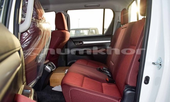 Buy Import Toyota Hilux White Car in Import - Dubai in Bumthang Buy Import Toyota Hilux White Car in Import - Dubai in Bumthang