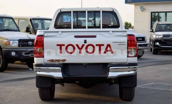 Buy Import Toyota Hilux White Car in Import - Dubai in Bumthang Buy Import Toyota Hilux White Car in Import - Dubai in Bumthang