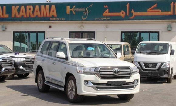 Buy Import Toyota Land Cruiser White Car in Import - Dubai in Bumthang Buy Import Toyota Land Cruiser White Car in Import - Dubai in Bumthang