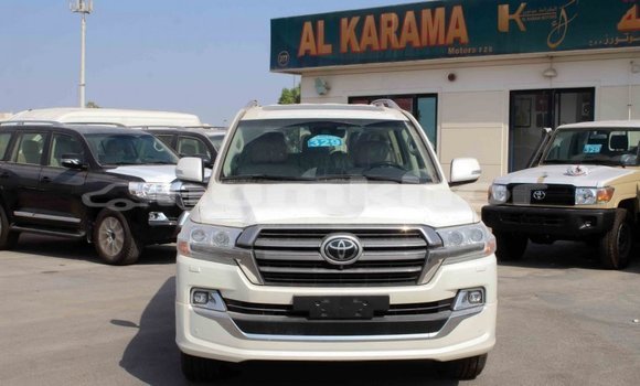 Buy Import Toyota Land Cruiser White Car in Import - Dubai in Bumthang Buy Import Toyota Land Cruiser White Car in Import - Dubai in Bumthang