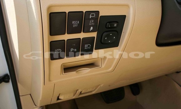 Buy Import Toyota Land Cruiser White Car in Import - Dubai in Bumthang Buy Import Toyota Land Cruiser White Car in Import - Dubai in Bumthang