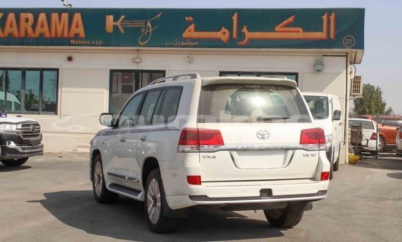 Buy Import Toyota Land Cruiser White Car in Import - Dubai in Bumthang Buy Import Toyota Land Cruiser White Car in Import - Dubai in Bumthang