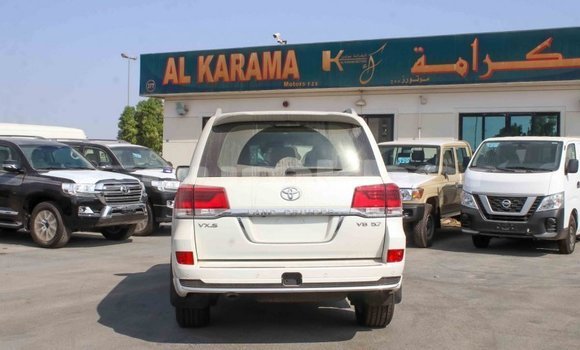 Buy Import Toyota Land Cruiser White Car in Import - Dubai in Bumthang Buy Import Toyota Land Cruiser White Car in Import - Dubai in Bumthang
