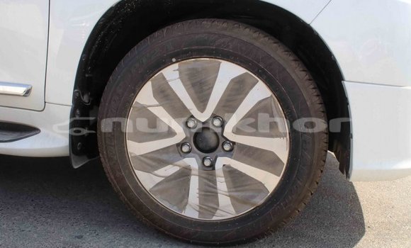 Buy Import Toyota Land Cruiser White Car in Import - Dubai in Bumthang Buy Import Toyota Land Cruiser White Car in Import - Dubai in Bumthang