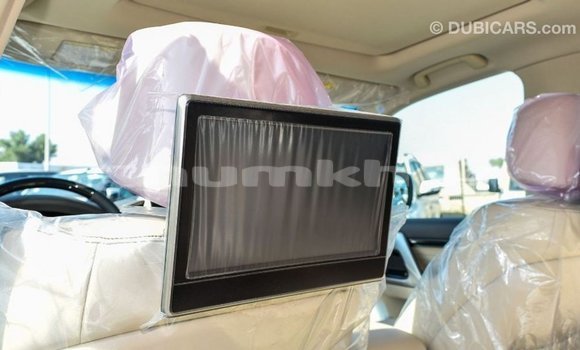 Buy Import Toyota Land Cruiser White Car in Import - Dubai in Bumthang Buy Import Toyota Land Cruiser White Car in Import - Dubai in Bumthang