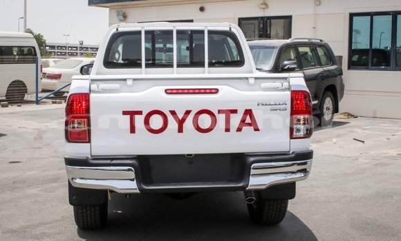 Buy Import Toyota Hilux White Car in Import - Dubai in Bumthang Buy Import Toyota Hilux White Car in Import - Dubai in Bumthang