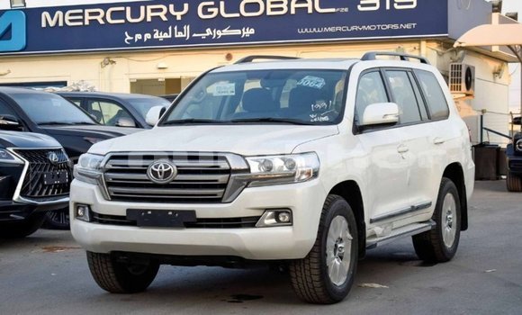 Buy Import Toyota Land Cruiser White Car in Import - Dubai in Bumthang Buy Import Toyota Land Cruiser White Car in Import - Dubai in Bumthang