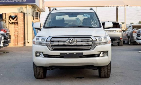 Buy Import Toyota Land Cruiser White Car in Import - Dubai in Bumthang Buy Import Toyota Land Cruiser White Car in Import - Dubai in Bumthang
