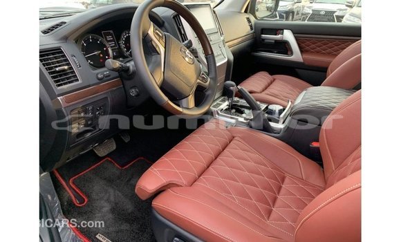 Buy Import Toyota Land Cruiser Black Car in Import - Dubai in Bumthang Buy Import Toyota Land Cruiser Black Car in Import - Dubai in Bumthang