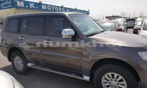 Buy Import Mitsubishi Pajero Brown Car in Import - Dubai in Bumthang Buy Import Mitsubishi Pajero Brown Car in Import - Dubai in Bumthang