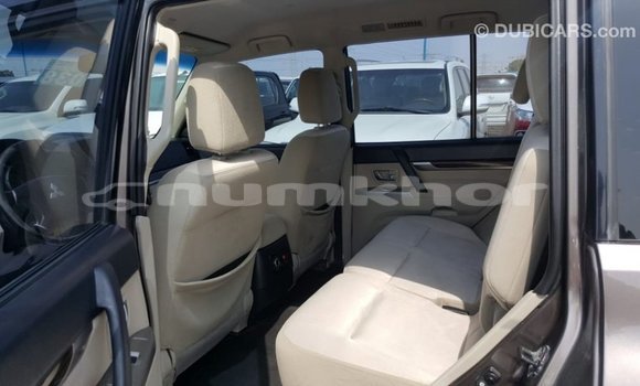 Buy Import Mitsubishi Pajero Brown Car in Import - Dubai in Bumthang Buy Import Mitsubishi Pajero Brown Car in Import - Dubai in Bumthang