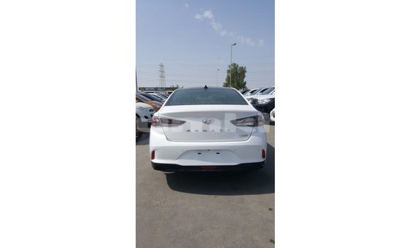 Buy Import Hyundai Sonata White Car in Import - Dubai in Bumthang Buy Import Hyundai Sonata White Car in Import - Dubai in Bumthang