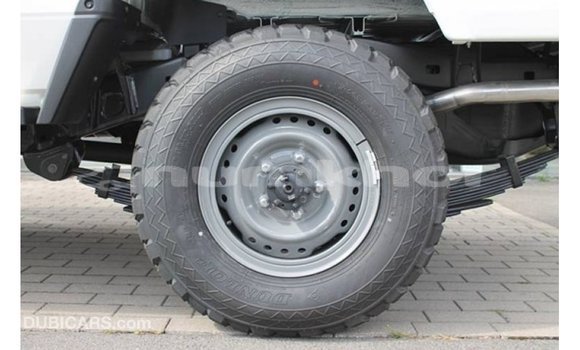 Buy Import Toyota Land Cruiser White Car in Import - Dubai in Bumthang Buy Import Toyota Land Cruiser White Car in Import - Dubai in Bumthang
