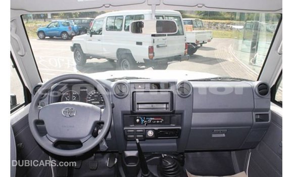 Buy Import Toyota Land Cruiser White Car in Import - Dubai in Bumthang Buy Import Toyota Land Cruiser White Car in Import - Dubai in Bumthang