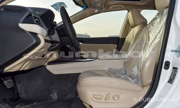 Buy Import Toyota Camry White Car in Import - Dubai in Bumthang Buy Import Toyota Camry White Car in Import - Dubai in Bumthang