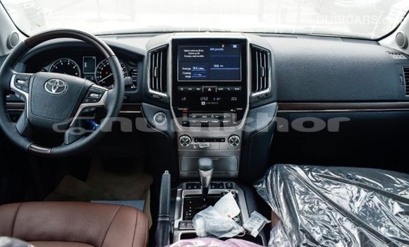 Buy Import Toyota Land Cruiser White Car in Import - Dubai in Bumthang Buy Import Toyota Land Cruiser White Car in Import - Dubai in Bumthang