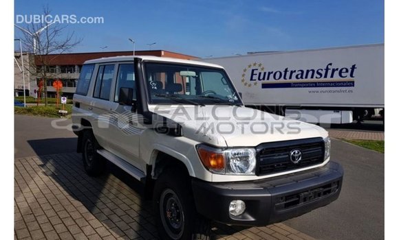 Buy Import Toyota Land Cruiser White Car in Import - Dubai in Bumthang Buy Import Toyota Land Cruiser White Car in Import - Dubai in Bumthang