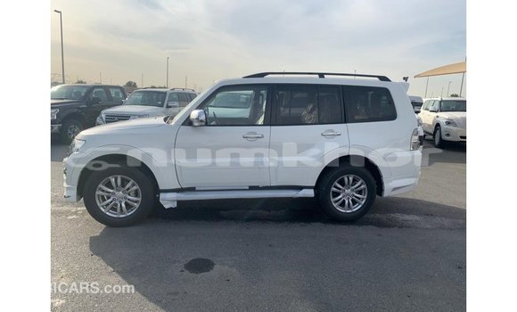 Buy Import Mitsubishi Pajero White Car in Import - Dubai in Bumthang Buy Import Mitsubishi Pajero White Car in Import - Dubai in Bumthang