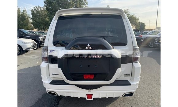 Buy Import Mitsubishi Pajero White Car in Import - Dubai in Bumthang Buy Import Mitsubishi Pajero White Car in Import - Dubai in Bumthang
