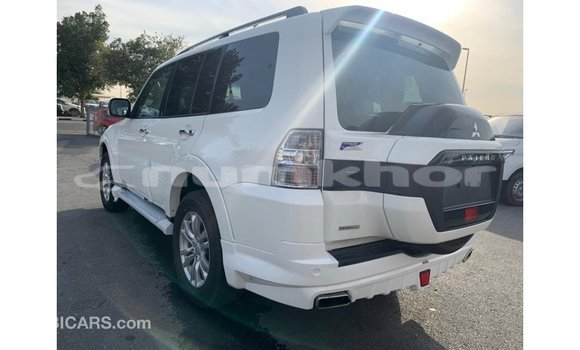 Buy Import Mitsubishi Pajero White Car in Import - Dubai in Bumthang Buy Import Mitsubishi Pajero White Car in Import - Dubai in Bumthang