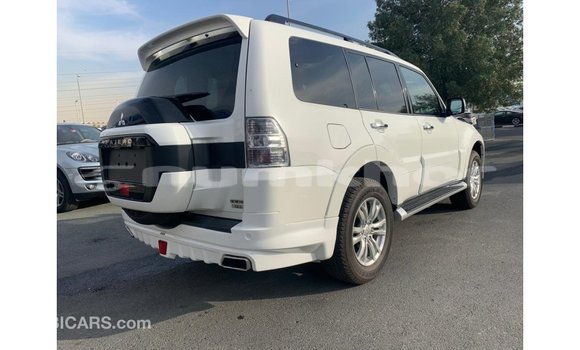 Buy Import Mitsubishi Pajero White Car in Import - Dubai in Bumthang Buy Import Mitsubishi Pajero White Car in Import - Dubai in Bumthang