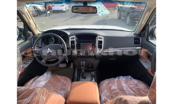Buy Import Mitsubishi Pajero White Car in Import - Dubai in Bumthang Buy Import Mitsubishi Pajero White Car in Import - Dubai in Bumthang