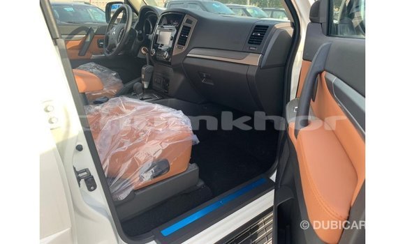 Buy Import Mitsubishi Pajero White Car in Import - Dubai in Bumthang Buy Import Mitsubishi Pajero White Car in Import - Dubai in Bumthang