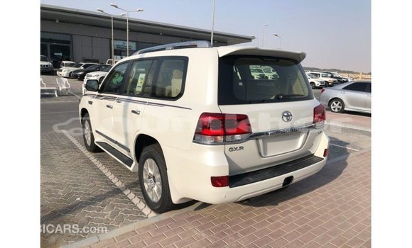 Buy Import Toyota Land Cruiser White Car in Import - Dubai in Bumthang Buy Import Toyota Land Cruiser White Car in Import - Dubai in Bumthang