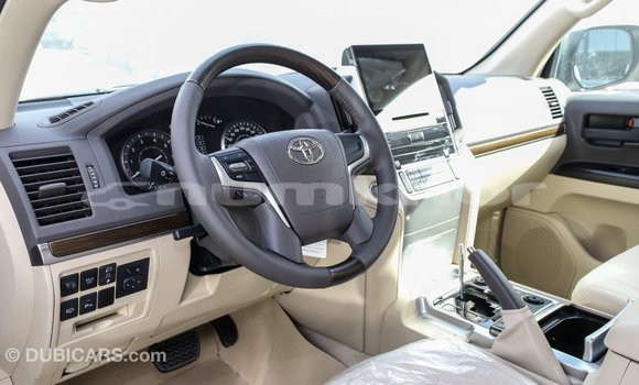 Buy Import Toyota Land Cruiser White Car in Import - Dubai in Bumthang Buy Import Toyota Land Cruiser White Car in Import - Dubai in Bumthang