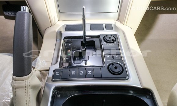 Buy Import Toyota Land Cruiser White Car in Import - Dubai in Bumthang Buy Import Toyota Land Cruiser White Car in Import - Dubai in Bumthang