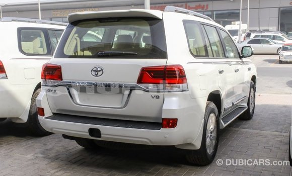 Buy Import Toyota Land Cruiser White Car in Import - Dubai in Bumthang Buy Import Toyota Land Cruiser White Car in Import - Dubai in Bumthang