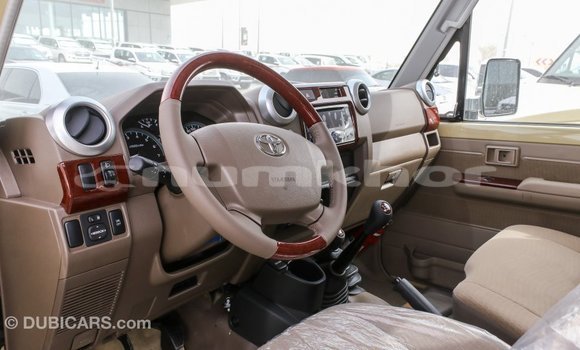 Buy Import Toyota Land Cruiser Beige Car in Import - Dubai in Bumthang Buy Import Toyota Land Cruiser Beige Car in Import - Dubai in Bumthang