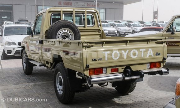Buy Import Toyota Land Cruiser Beige Car in Import - Dubai in Bumthang Buy Import Toyota Land Cruiser Beige Car in Import - Dubai in Bumthang