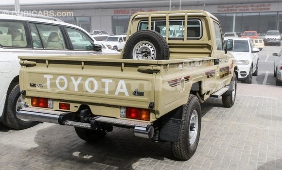 Buy Import Toyota Land Cruiser Beige Car in Import - Dubai in Bumthang Buy Import Toyota Land Cruiser Beige Car in Import - Dubai in Bumthang