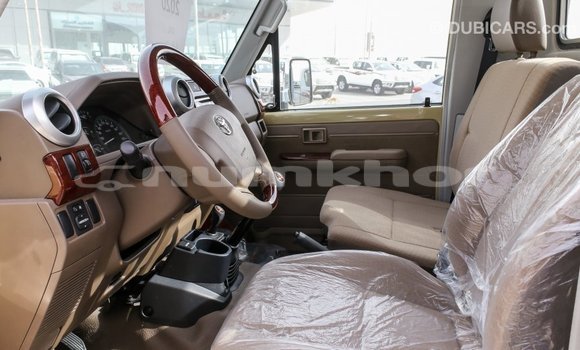 Buy Import Toyota Land Cruiser Beige Car in Import - Dubai in Bumthang Buy Import Toyota Land Cruiser Beige Car in Import - Dubai in Bumthang