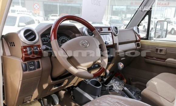 Buy Import Toyota Land Cruiser Beige Car in Import - Dubai in Bumthang Buy Import Toyota Land Cruiser Beige Car in Import - Dubai in Bumthang