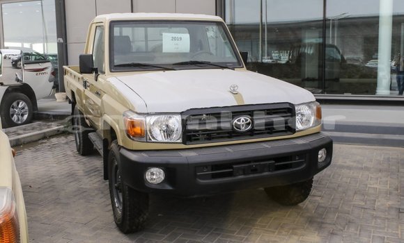 Buy Import Toyota Land Cruiser Beige Car in Import - Dubai in Bumthang Buy Import Toyota Land Cruiser Beige Car in Import - Dubai in Bumthang