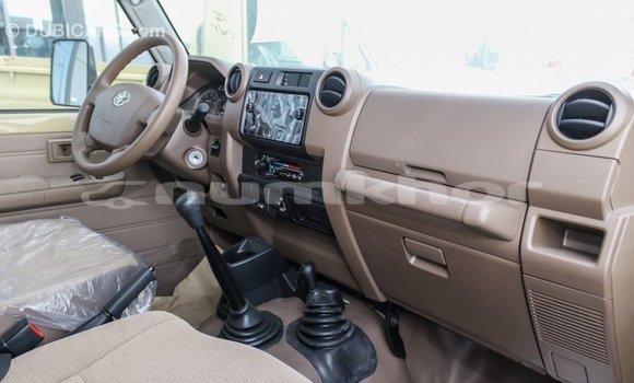 Buy Import Toyota Land Cruiser Beige Car in Import - Dubai in Bumthang Buy Import Toyota Land Cruiser Beige Car in Import - Dubai in Bumthang
