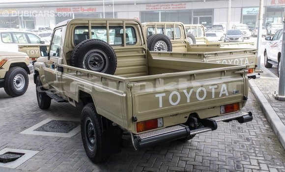 Buy Import Toyota Land Cruiser Beige Car in Import - Dubai in Bumthang Buy Import Toyota Land Cruiser Beige Car in Import - Dubai in Bumthang