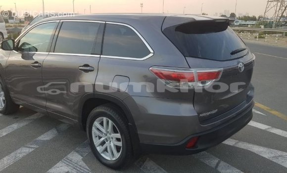 Buy Import Toyota Highlander Other Car in Import - Dubai in Bumthang Buy Import Toyota Highlander Other Car in Import - Dubai in Bumthang