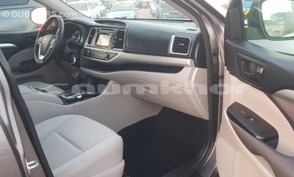 Buy Import Toyota Highlander Other Car in Import - Dubai in Bumthang Buy Import Toyota Highlander Other Car in Import - Dubai in Bumthang