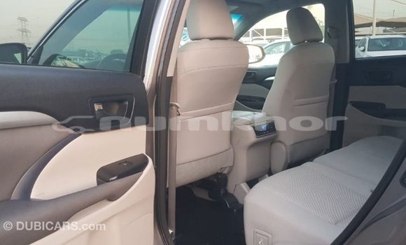 Buy Import Toyota Highlander Other Car in Import - Dubai in Bumthang Buy Import Toyota Highlander Other Car in Import - Dubai in Bumthang