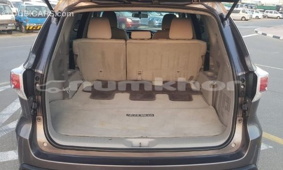 Buy Import Toyota Highlander Other Car in Import - Dubai in Bumthang Buy Import Toyota Highlander Other Car in Import - Dubai in Bumthang