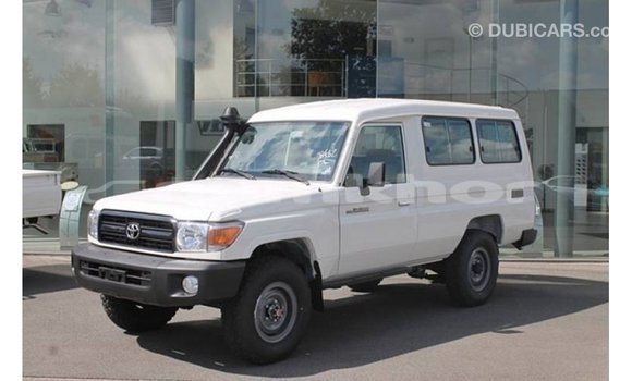 Buy Import Toyota Land Cruiser White Car in Import - Dubai in Bumthang Buy Import Toyota Land Cruiser White Car in Import - Dubai in Bumthang