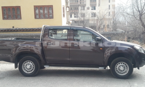 Buy Used Isuzu D–MAX Brown Car in Thimphu in Timphu