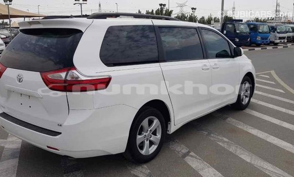 Buy Import Toyota Sienna White Car in Import - Dubai in Bumthang Buy Import Toyota Sienna White Car in Import - Dubai in Bumthang