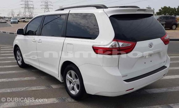 Buy Import Toyota Sienna White Car in Import - Dubai in Bumthang Buy Import Toyota Sienna White Car in Import - Dubai in Bumthang